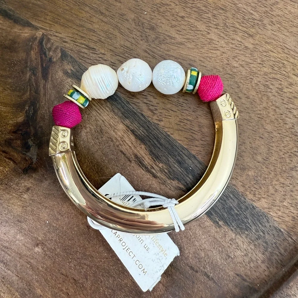 Akola Baroque Pearl Bangle - Picture 3 of 10